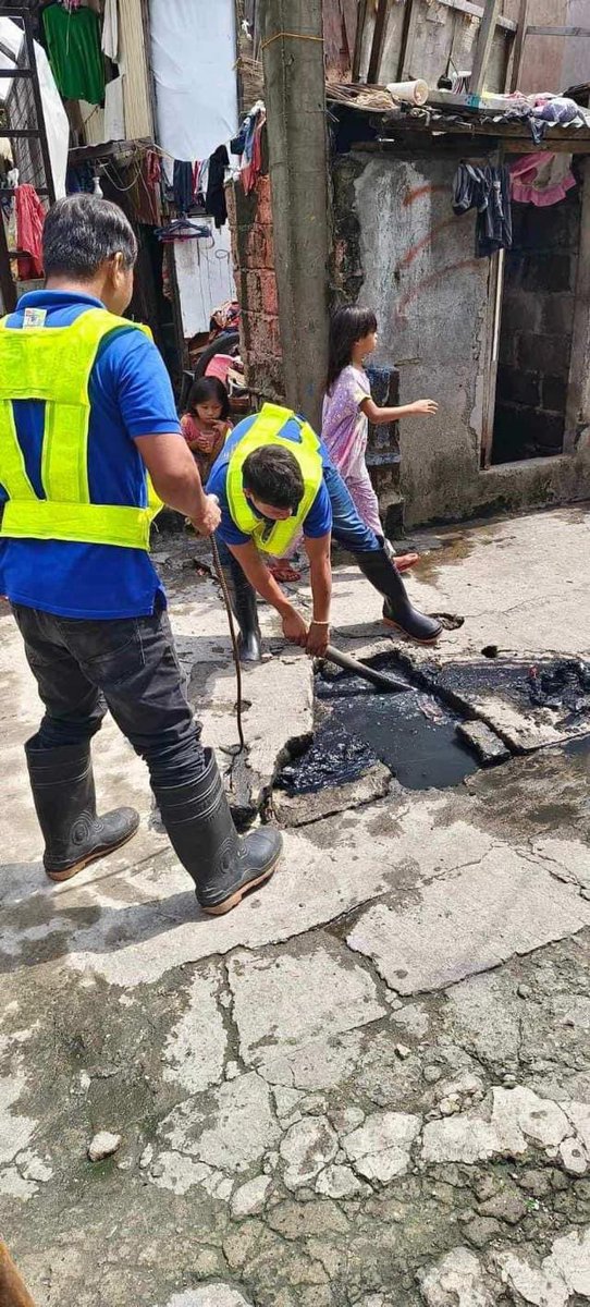 OFFICIALMUNTI's tweet photo. Ugaliin ang paglalagay ng basura sa tamang tapunan para maiwasan ang pagbara sa mga kanal.
#Muntinlupa #MuntinlupaNakakaproud #Declogging #CityEngineeringDepartment
๐ธ: Engineering Department https://t.co/SkOlZbeuld