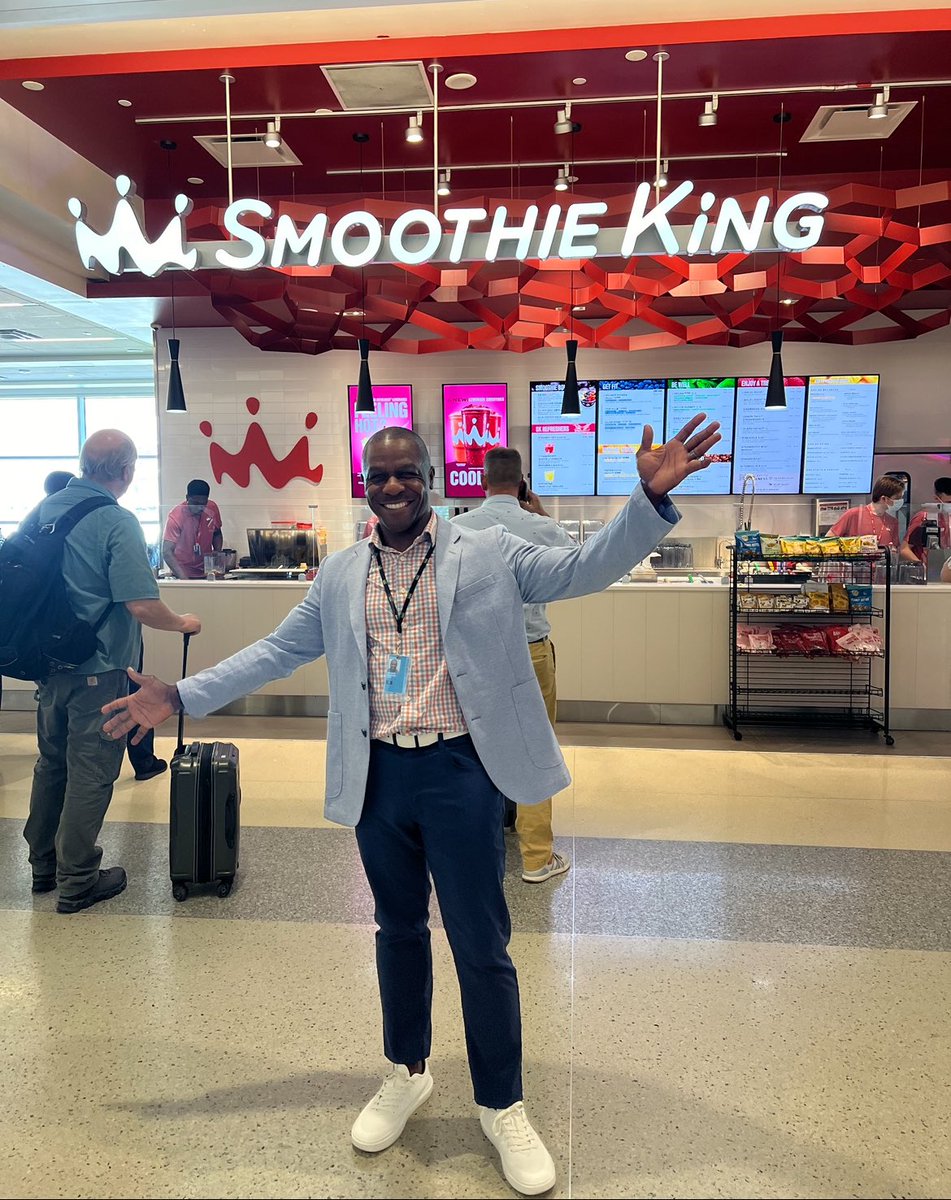 raymickens24's tweet image. Well Smoothie King has its wings at DFW airport..!
Our company M2, strives to be innovative and forward thinking. The Smoothie King brand is a perfect fit for airports and we look forward to bringing Smoothies and bowls to travelers across the country.