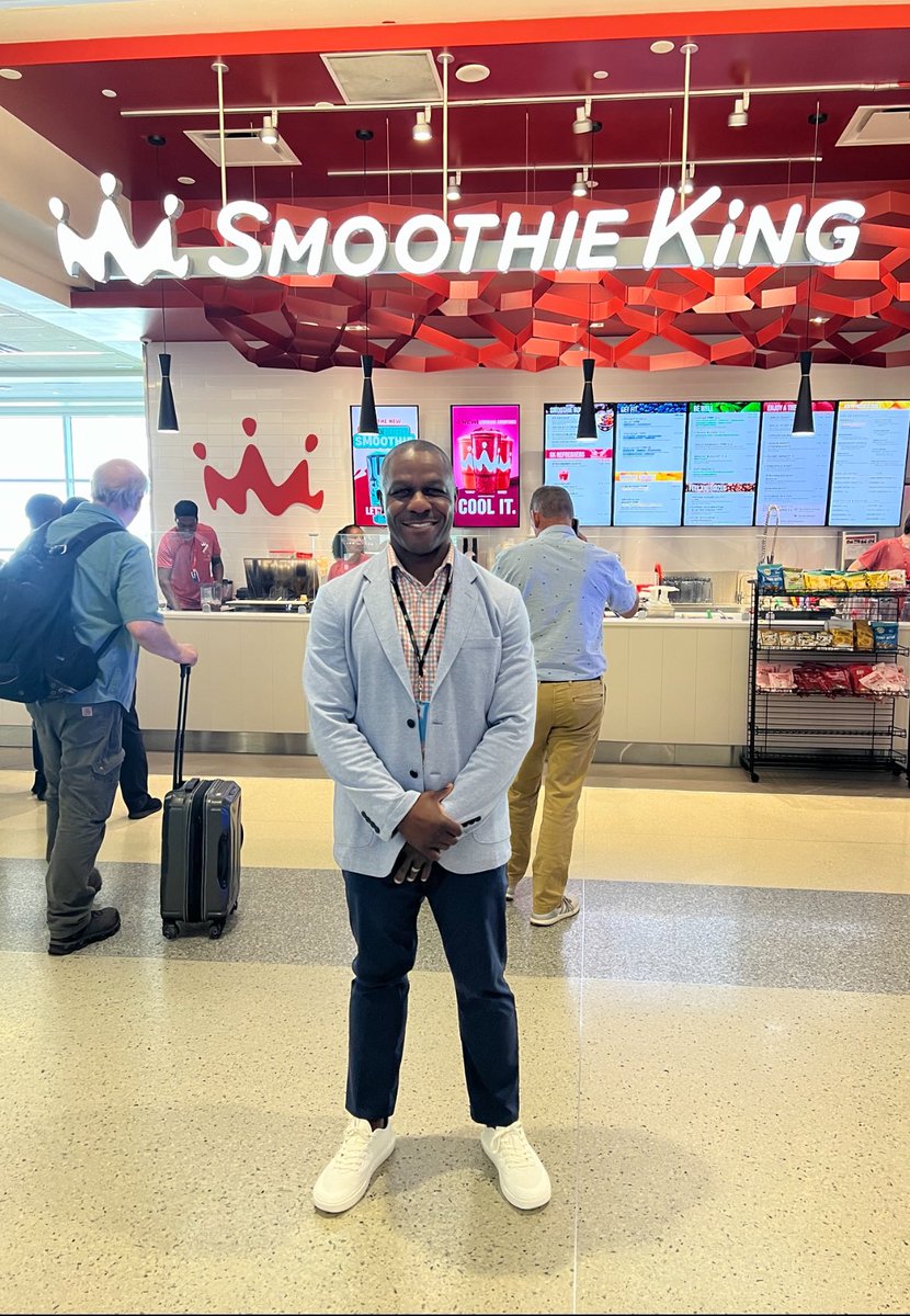 raymickens24's tweet image. Well Smoothie King has its wings at DFW airport..!
Our company M2, strives to be innovative and forward thinking. The Smoothie King brand is a perfect fit for airports and we look forward to bringing Smoothies and bowls to travelers across the country.