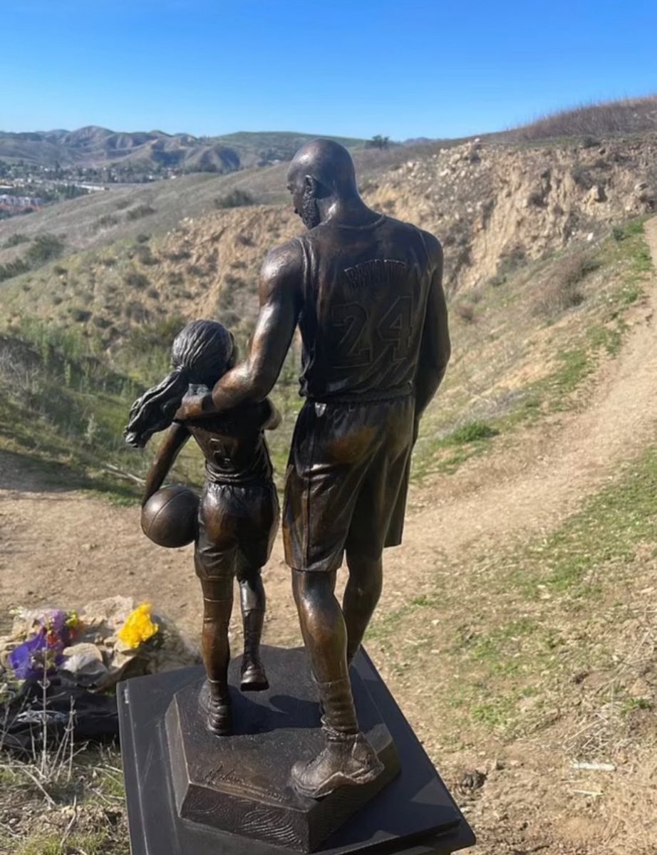 RIP KOBE &amp; GIGI 💛💜