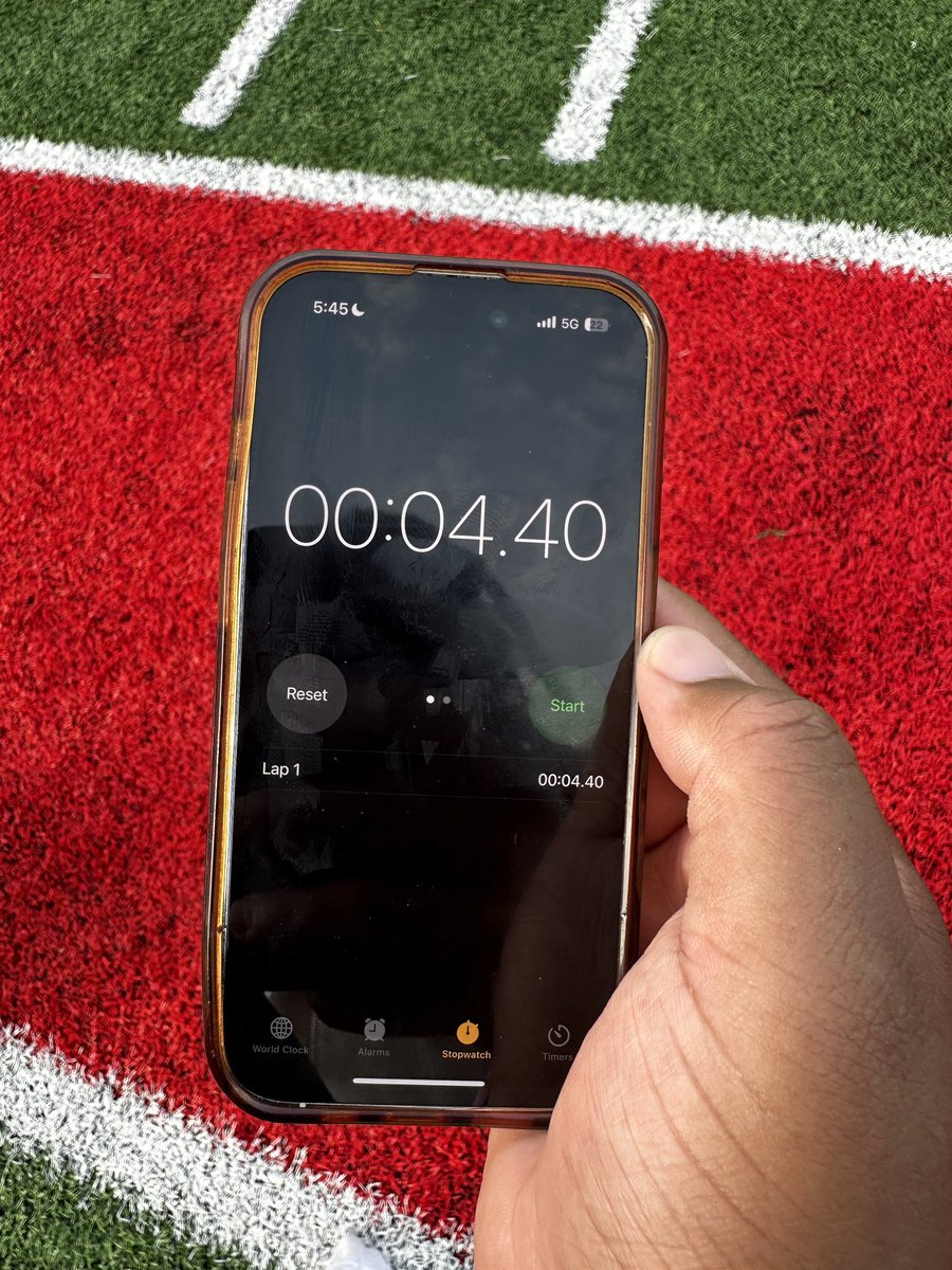 KyleManley_8's tweet image. New 40 time. Only getting faster! @Sussexfootball5 @CoachJrob2 @ryanmondo__ @coachwbraxton @KrumichSports @TerenceArcher @ryancarty10 @CoachSBeamer @CoachRod_McD @GregSchiano @FranBrownCuse @CoachWhitted @lu_fangmeng @MILjustWORK