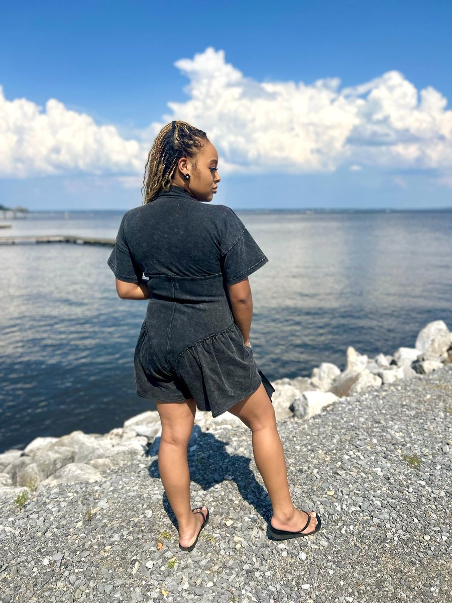 Check out our NEWEST ARRIVALS!!
Shop 4scollections.com
Model is wearing a medium
Sizes: S-XL
“Diva” 🖤 

#Boutique #Clothing #Fashion
#ClothingBrand #Fashion #FashionForward #OnlineBoutique #4SCollections #4SGirls #FamilyBusiness #Selena #Sunjai #Star #Sky