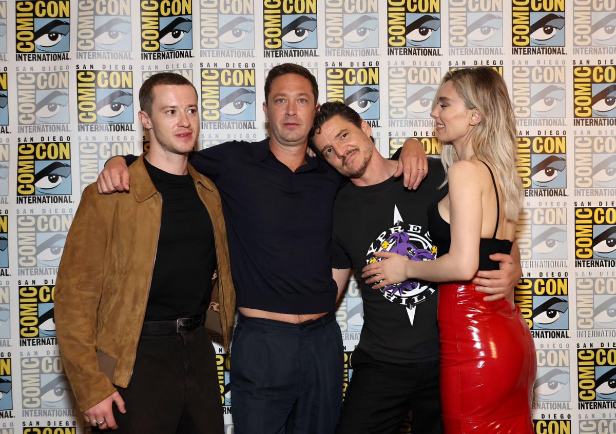 TheNerdz_'s tweet photo. A família primordial da Marvel também esteve no evento trazendo detalhes da equipe e sobre o filme. Simplesmente Lindos! https://t.co/vDO9LY8Lh2