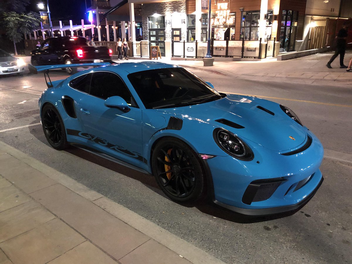 Miami Blue Porsche GT3 RS