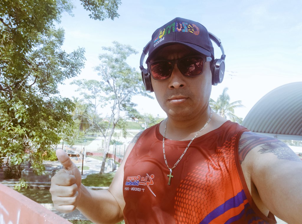 francdevilred's tweet photo. Se armo el rote mañanero...ingresando kilometraje a la máquina!
En Domingo VALE DOBLE lo dice mi Amiga @PachitaRex !!
Ahí vamos!!!
#EnDomingoCuentaDoble #running #runner #Mexico #Ahívamos #fregon #FelizDomingo #Domingo #28deJulio https://t.co/EPp8Pfxo46