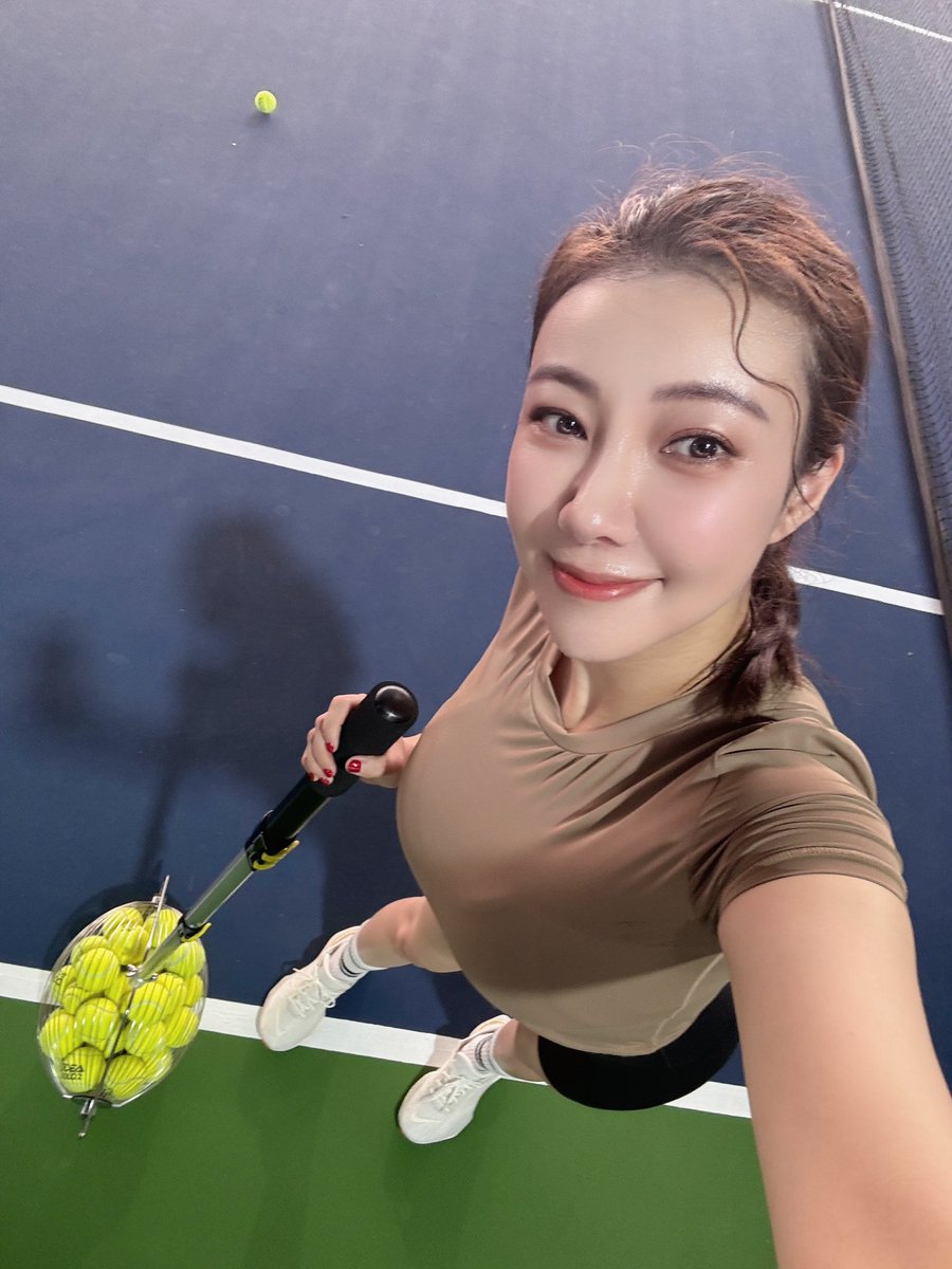 周末跟小伙伴们一起约着打打网球🎾，虽然是第一次挥拍但也是重在参与了，汗流浃背的时候来一杯无糖老上海的绿豆汤，那简直是久旱逢甘露的人生幸事了！ https://t.co/tdQwV0ij3W