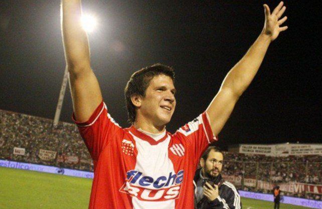 clubaunion's tweet photo. A 9 años de tu paso a la eternidad en nuestros corazones. 
Te extrañamos siempre, Diego. https://t.co/Hf659z2sRP