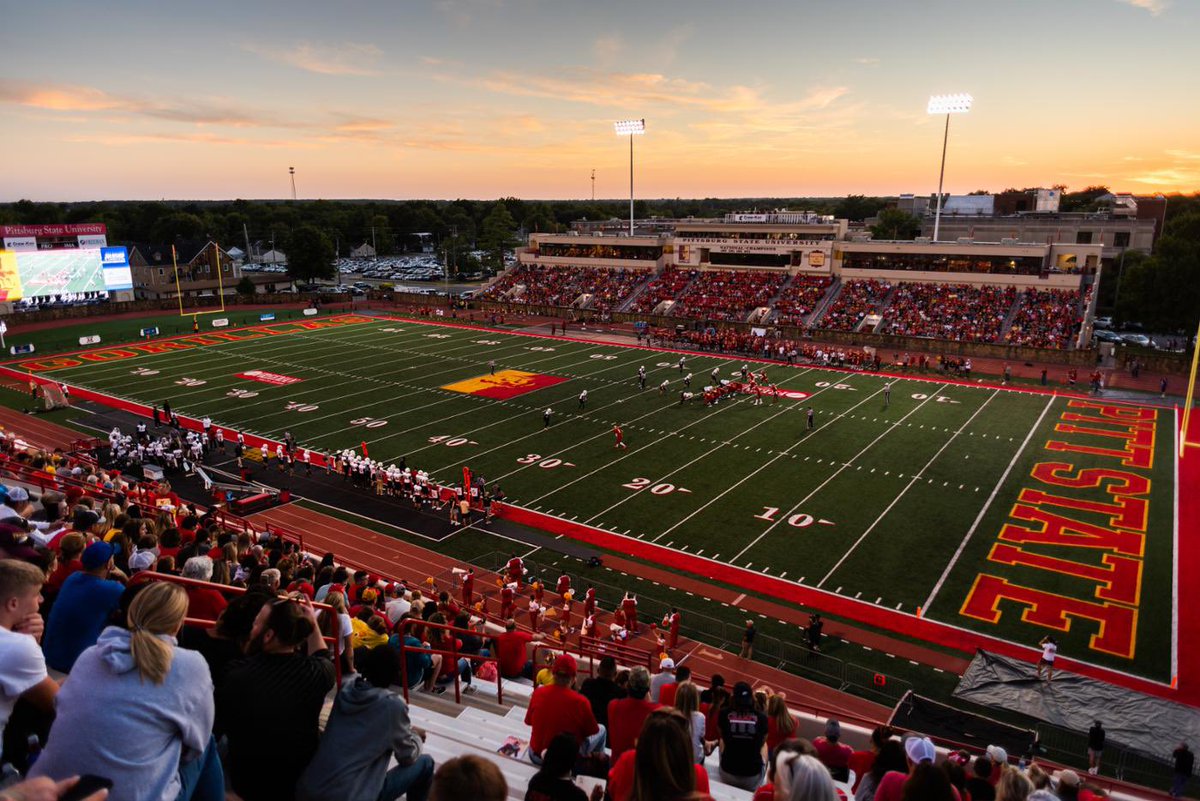 TownsIsrael's tweet photo. After a great conversation with @_CoachNutt I’m blessed to receive an offer from @GorillasFB. @coachbush @ThomasMata16 @Alma_fball https://t.co/YKdkz64Rh6