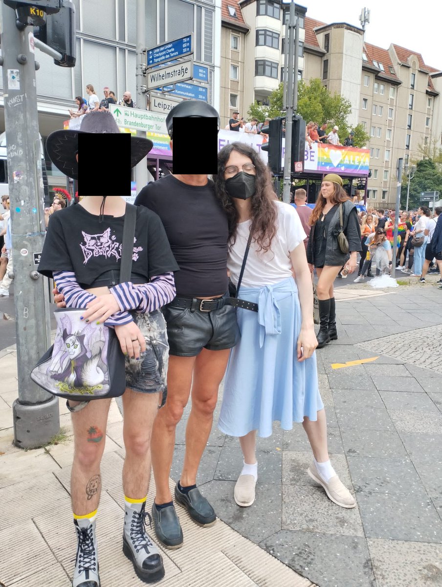 Reluxtrue's tweet image. Was yesterday at the #ChristopherStreetDay parade with my dad 😃(unfortunately I blinked the exact moment the photo was taken.)