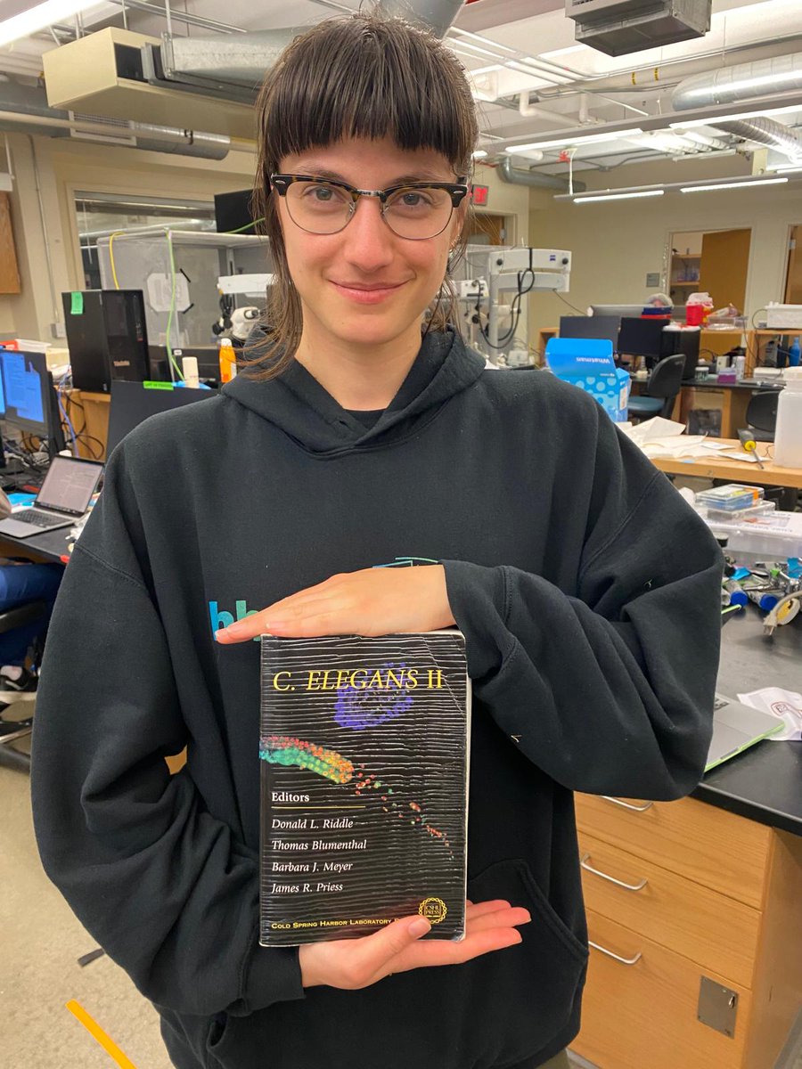 tetrodotheresa's tweet image. PSA: Cool kids apply for the @NSB_MBL course - you should, too