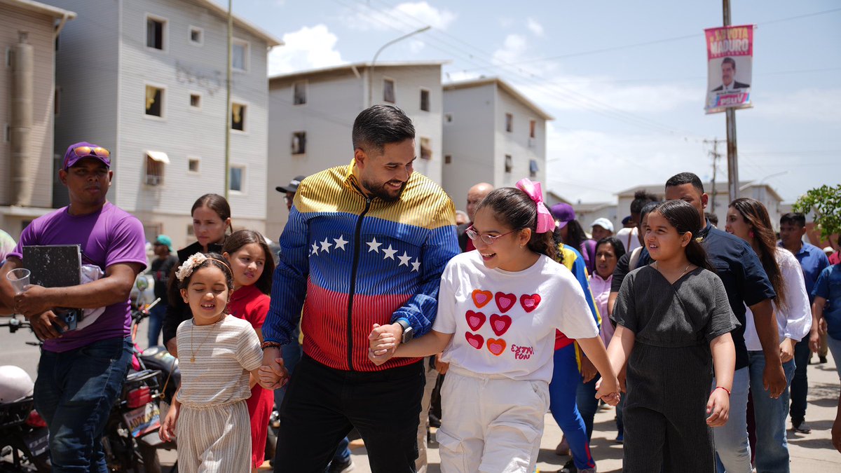 nicmaduroguerra's tweet photo. Seguiremos por el camino de la recuperación y la reconciliación. La democracia participativa y protagónica sumó una nueva victoria. ¡Hoy ganó el pueblo valiente! 🇻🇪❤️ https://t.co/71eEpczgYj