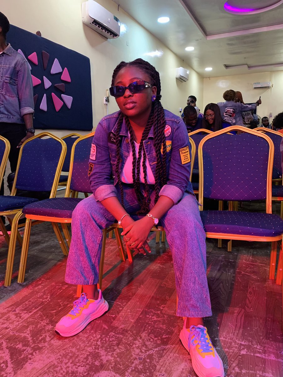 ms_tee_why's tweet photo. Today’s service was good good good and one of the things that stood out for me was “You can’t be a true power house if you’re too loyal to your reputation.”
Have a blessed week ahead ❤️
#Jesubabyforever #happysunday #kingsconnected #sundaypictures https://t.co/JYeqQYGc4K
