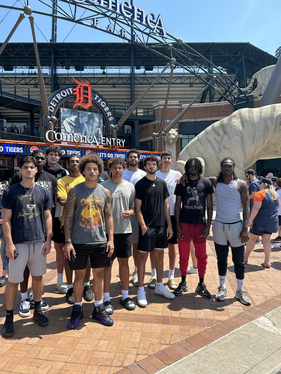 Missing a few of our guys but it’s a great day to be at the ballpark! 

#FireUpChips🏀 #FireUpTigers ⚾️