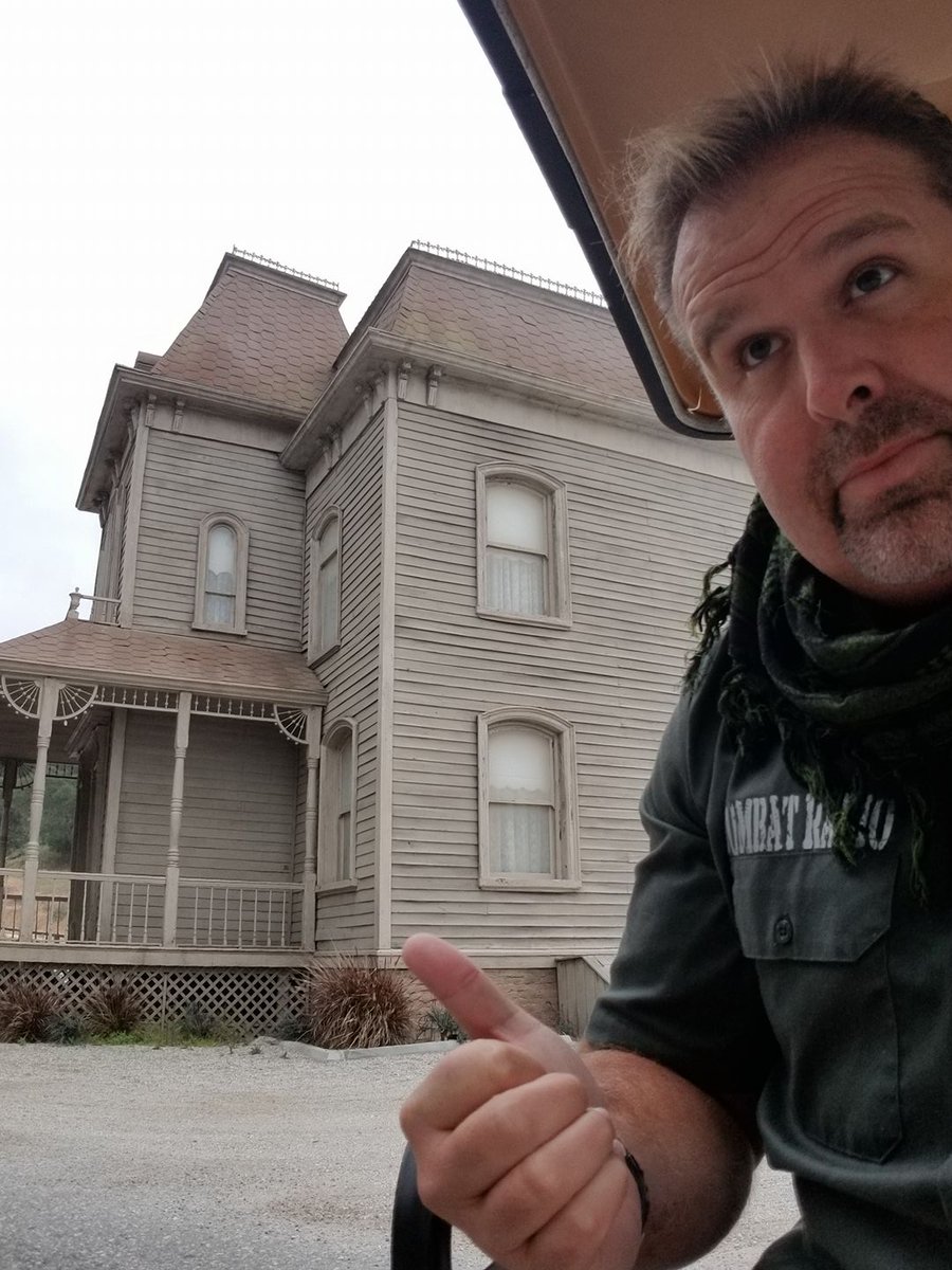 A few hundred yards from our office on the #Universal back lot is this place. #strange