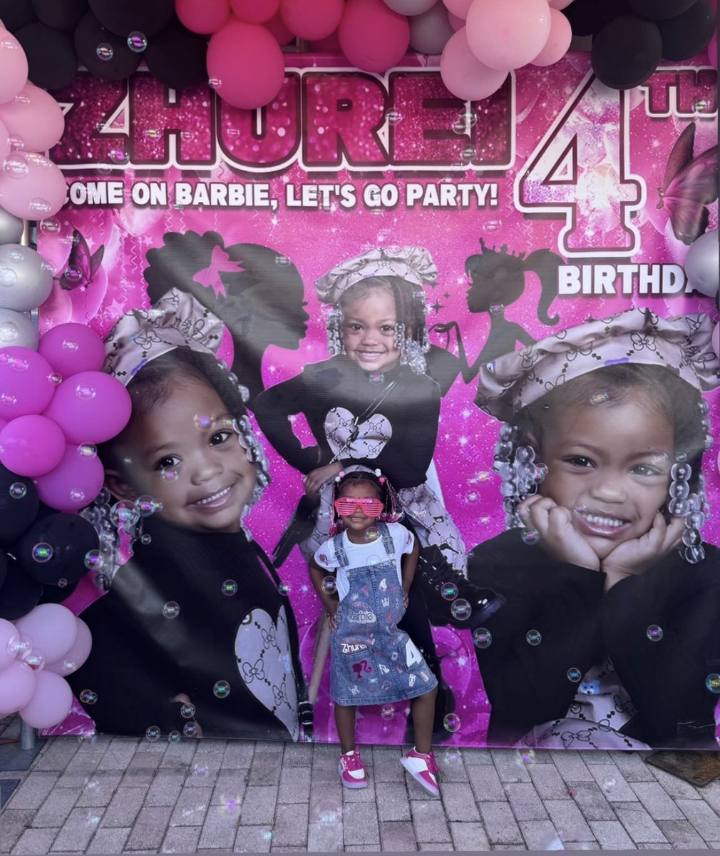 Bigbarksdale28's tweet photo. Babygirl loved her party yesterday dawg and I couldn’t do nothing but smile 🥹💜 we had a good time yesterday and I appreciate everybody that came.. I love you baby 💜 https://t.co/dBXqt2fKYM