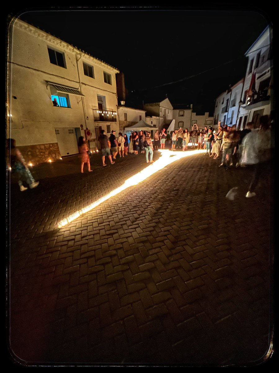 jgon71's tweet photo. Titaguas.
#titaguas #lasvelas #street #71lovevlc #streetphoto #iphone14plus #cityscapes #streetcolor https://t.co/nC6wx7Zxwr