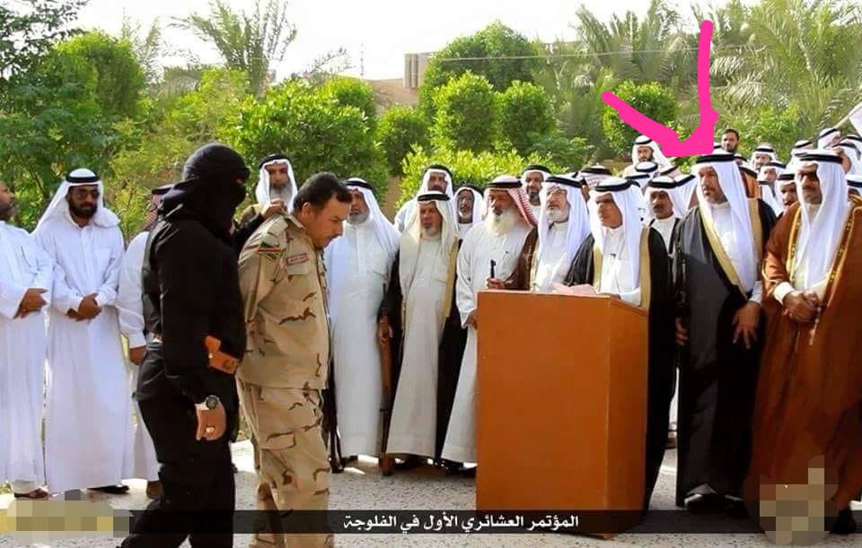 AzharJumaili's tweet photo. شيوخ الحلبوسي وجيش المجاهدين وتبني عودة التنظيمات الإرهابية
رسالة إلى السيد رئيس الوزراء المحترم والسيد وزير الداخلية المحترم:
أولاً، الأنبار أمانة في رقابكم، ودماء أبنائكم الشيعة قبل السنة ليست رخيصة إلى هذا الحد. الأنبار ليست إقطاعية، ونحن لسنا مجموعة مرتزقة ندافع عن الوطن لتباع دماؤنا للحلبوسي وزمرته.
نلاحظ اليوم تدهورًا واضحًا بين القوات الأمنية وانكسار الشرفاء في محافظة الأنبار بعد عودة الدواعش وتبني الحزب الحاكم عودتهم. كما نرى اليوم عودتهم إلى الساحة، فقد شهدنا أمس مسؤول عملية اغتيال الشيخ عيفان السعدون العيفان احتفلوا ايضًا بعودته إلى منطقته وسط إطلاقات نارية وتفرج القوات الأمنية على مطلقي النار بسبب خجل السيد اللواء قائد شرطة الأنبار من الحلبوسي، وخجله أمام تلفون محافظ الأنبار (السكرتير)، حيث يرزله في كل عمل أمني يقوم به من أجل المحافظة.
لذا نطالب السادة المعنيين بتغيير قائد شرطة الأنبار فورًا بعد الخرق الذي لاحظناه اليوم في الفيديو والصور، حيث ظهر الإرهابي المفرج عنه (صادق هادي جراد اللهيبي) وابنه الإرهابي (أبو الحارث).
شكرًا لسيادتكم على تفهم الأمر وعدم الانصياع لأطماع الإرهابيين السياسيين.
وفقنا الله وإياكم لخدمة العراق والعراقيين، وحفظ الأنبار والعراق من كيد الإرهاب.
