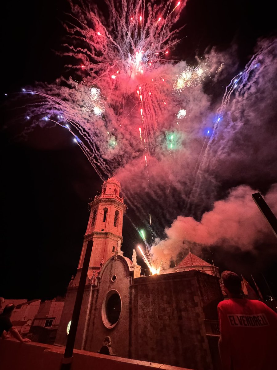 JoanMarcF's tweet photo. Gran Festa Major del Vendrell 2024! 💙💚 De traca i mocador! #fmelvendrell 😊☺️ https://t.co/HJlHkPEMQK