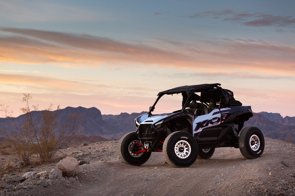 TensorTire's tweet image. Race proven tire technology, like the DSR's evolved closed tread pattern, increased number of biting edges and ribbed sidewalls, help #TeamTensor racers and enthusiasts alike reach their destination 💪🏁⁠
⁠
👉️ Shop the DSR tire: tensortire.com/collections/ti…
⁠
#TensorTire