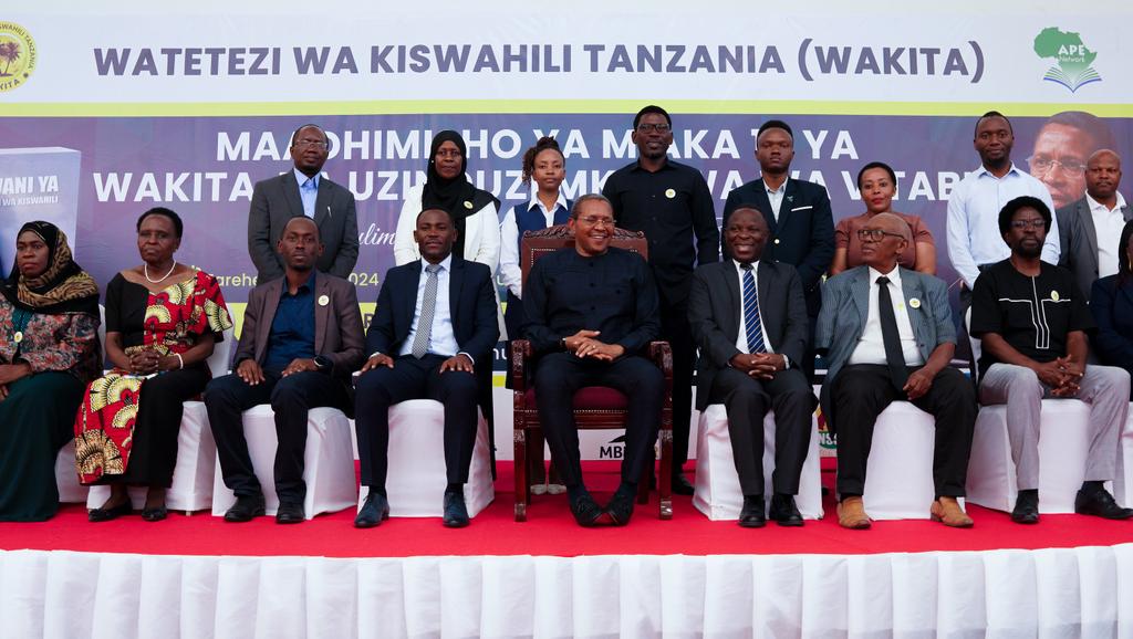 Ilikuwa siku njema tulipoungana na mheshimiwa Jakaya Kikwete <a href="/jmkikwete/">Jakaya Kikwete</a> katika maadhimisho ya miak 10 ya Jumuiya ya Watetezi wa Kiswahili WAKITA Katika ukumbi wa Nkrumah  Chuo Kikuu cha Dar es Salaam