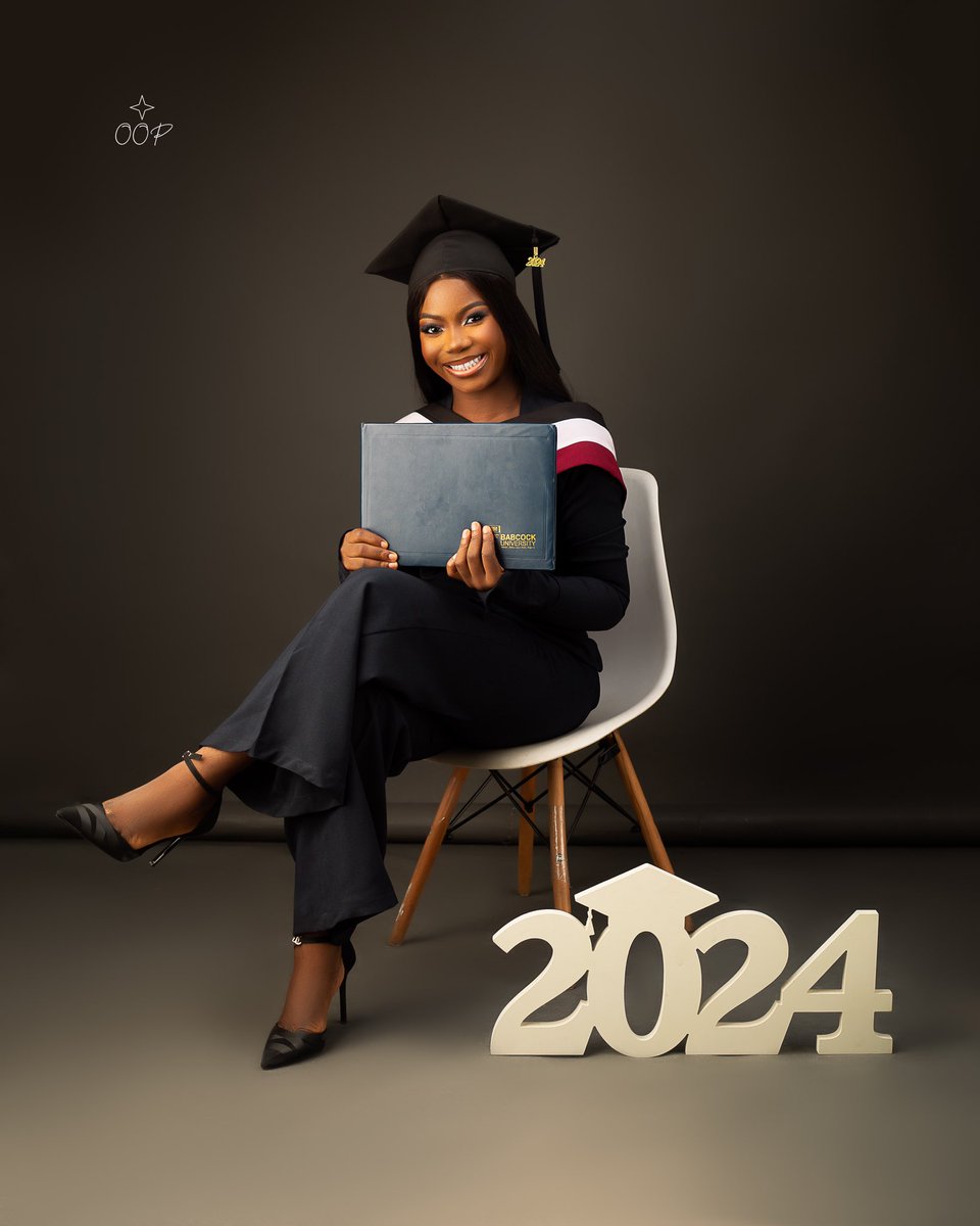 Iamemo15's tweet photo. 🎓💋!
https://t.co/jaFJWVFynR. (Hons) Nutrition &amp; Dietetics 

President, NUDSA (2023-2024)

Vice President, NUDSA (2022-2023)

Member of health committee, NUDSA https://t.co/0fRIL9H5W9