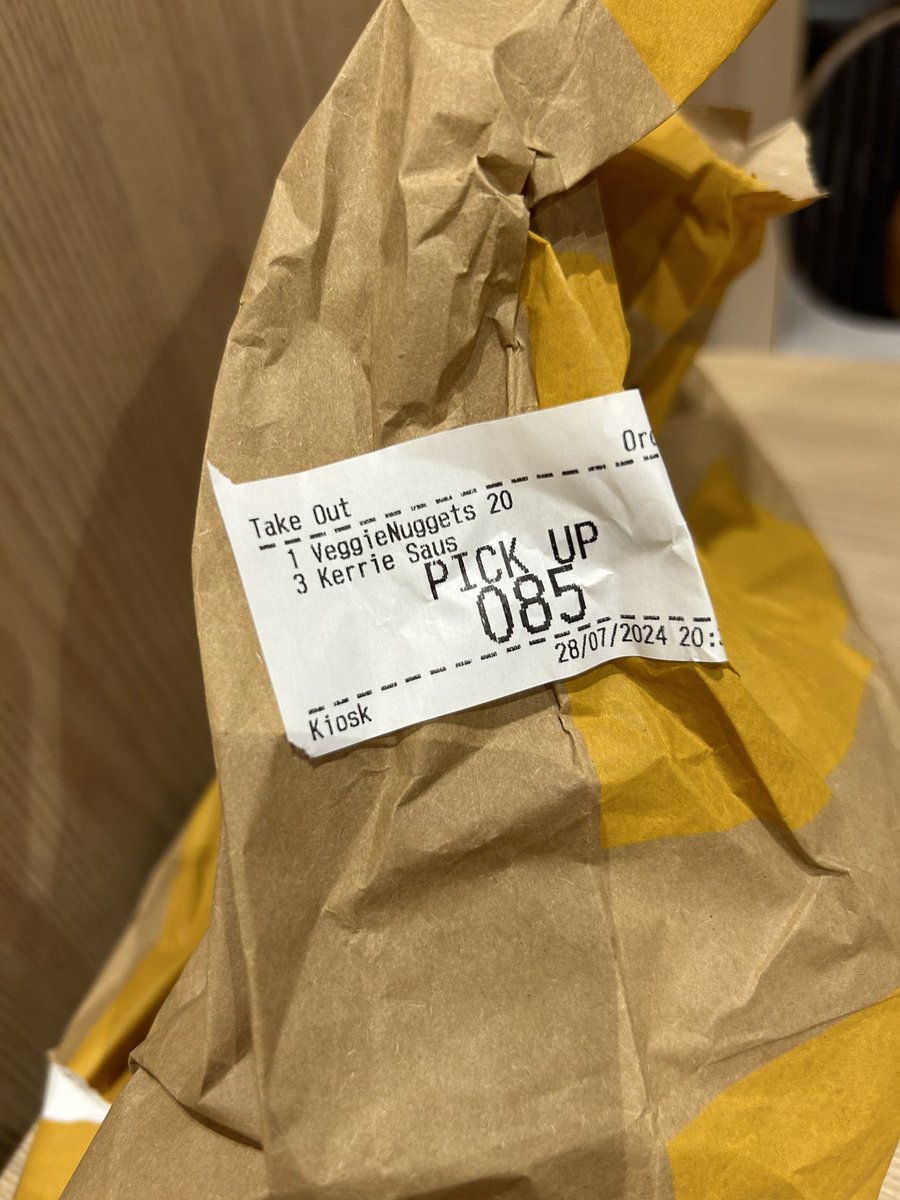 Dan_Scadden's tweet photo. @McDonaldsUK wtf you lot playing at, whole world ahead of you https://t.co/mbC87fGG97