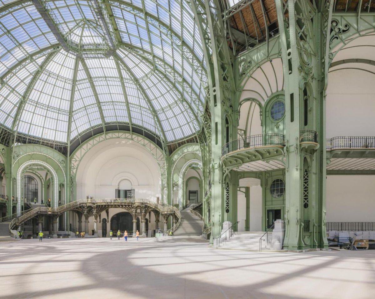 gomezdetejada's tweet photo. Después de tres años de renovaciones, el Grand Palais acoge las competiciones de esgrima y taekwondo durante los Juegos Olímpicos de París 2024. Construido para la Exposición Universal de 1900, el Grand Palais ha estado cerrado desde marzo de 2021 por reformas, dirigidas por Chatillon Architectes.

https://t.co/MRjQwhaTmx

Fotografías: Laurent Kronental vía @arquitect_viva