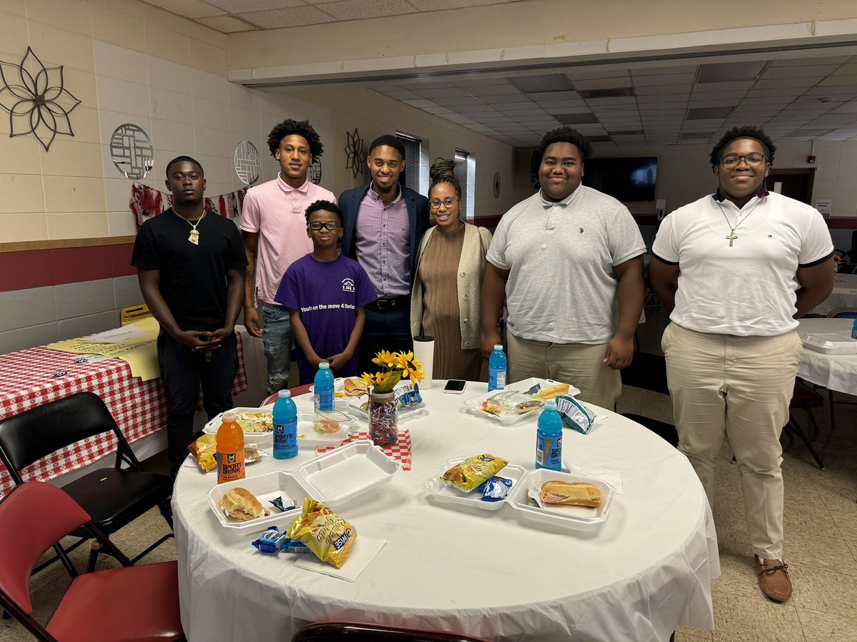 Heskin Smith (@coachhsmith_) on Twitter photo Great Sunday Service today with these young men. Thank you Southside Church of Christ for having us this morning. <a href="/ValiantFTBL/">Valiant Cross Academy Football</a> #BeValiant Great Sunday Service today with these young men. Thank you Southside Church of Christ for having us this morning. <a href="/ValiantFTBL/">Valiant Cross Academy Football</a> #BeValiant