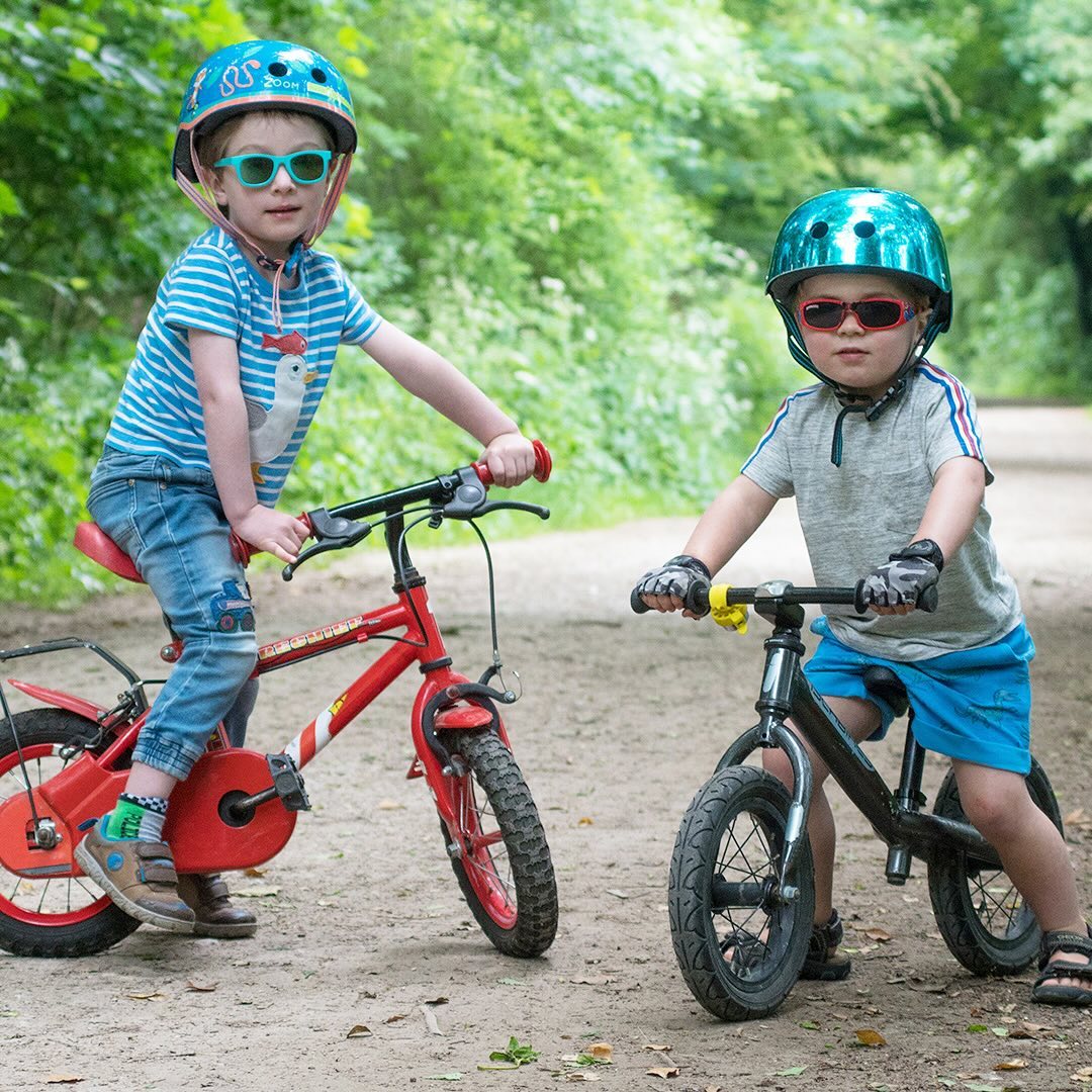 School's out, and it's time for a fun-filled day out with the kids! 😀☀️

Celebrate the end of term with an exciting cycling adventure. 🚴

Our bike hire centres at #Ashbourne, #Derwent and #ParsleyHay are ready to welcome you; open daily from 9.30am. 

👉 peakdistrict.gov.uk/bikehire