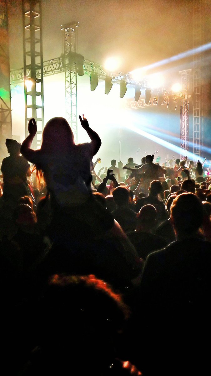 DeanKellyArts's tweet photo. GRMA GIAF 💛 Congrats @GalwayIntArts on another spectacular year! Thank you for bringing creativity and joy to our city. #GIAF2024, another huge success! Wouldn't mind, only caught the first half, floored week 2! #Galway #GIAF #GIAF24 💛
📸 Dean Kelly, 2024 https://t.co/wBktRkldXx