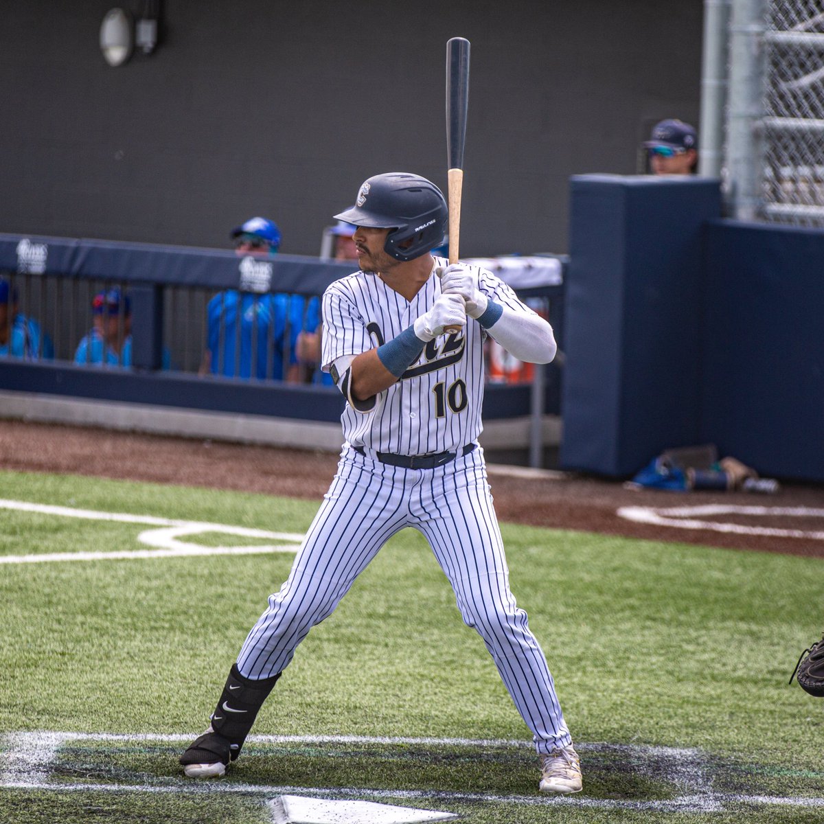 B6: ESA PELOTA SE FUE! 🔥

DANNY PEREZ HOME RUN‼️💥
RBI Euro Diaz ➡️ Kevin Jimenez scores!
RBI Garrett Kueber ➡️ Reece Yeargain scores!

Owlz: 12 | Raptors: 8

#BaseballWithaZ