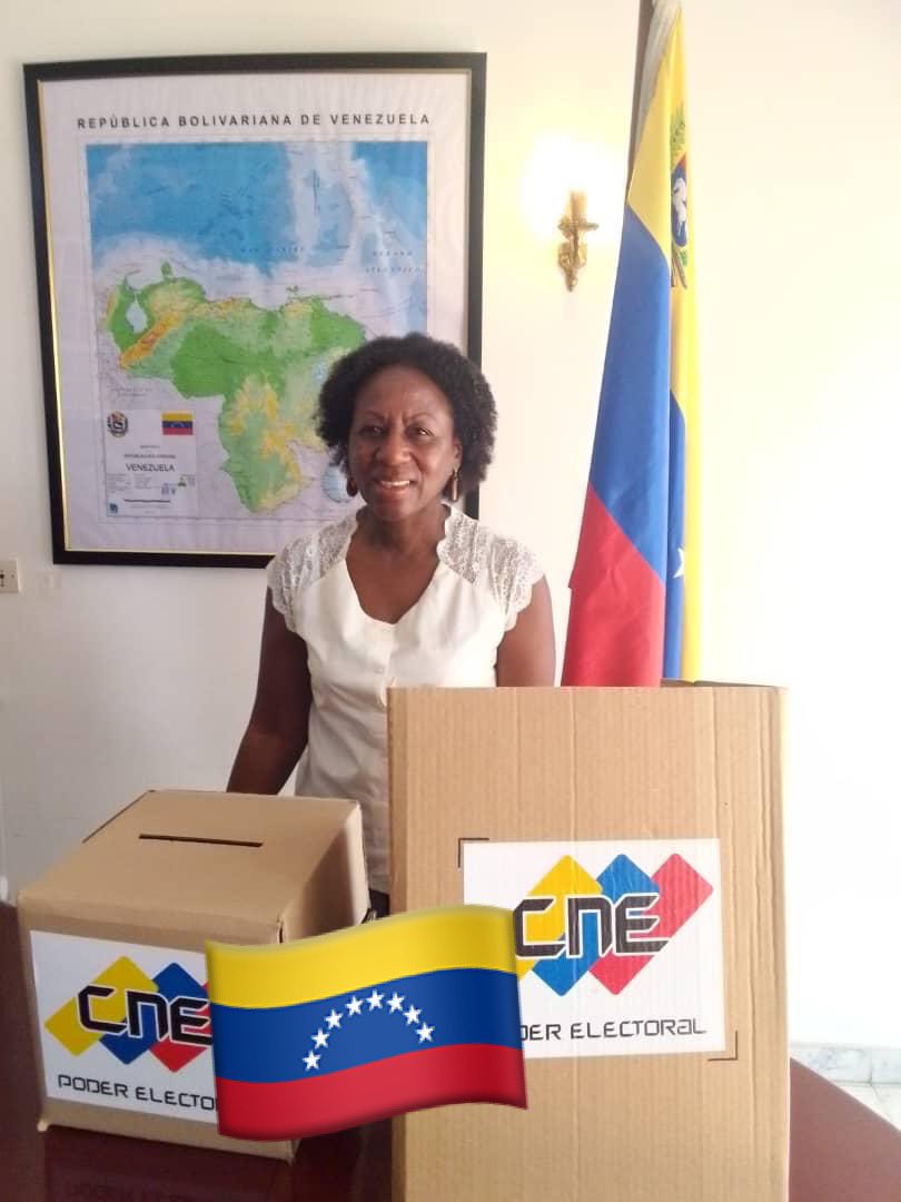 EmbCongo_ve's tweet photo. La Embajada de la República Bolivariana de Venezuela ante la República del Congo culmina con éxito los comicios electorales del día de hoy, en los cuales el pueblo venezolano pudo ejercer su soberano derecho al voto. 
@CancilleriaVE @yvangil @ypimentel2021 
#VotaPorLaPaz2024 https://t.co/SxuflXD1eZ