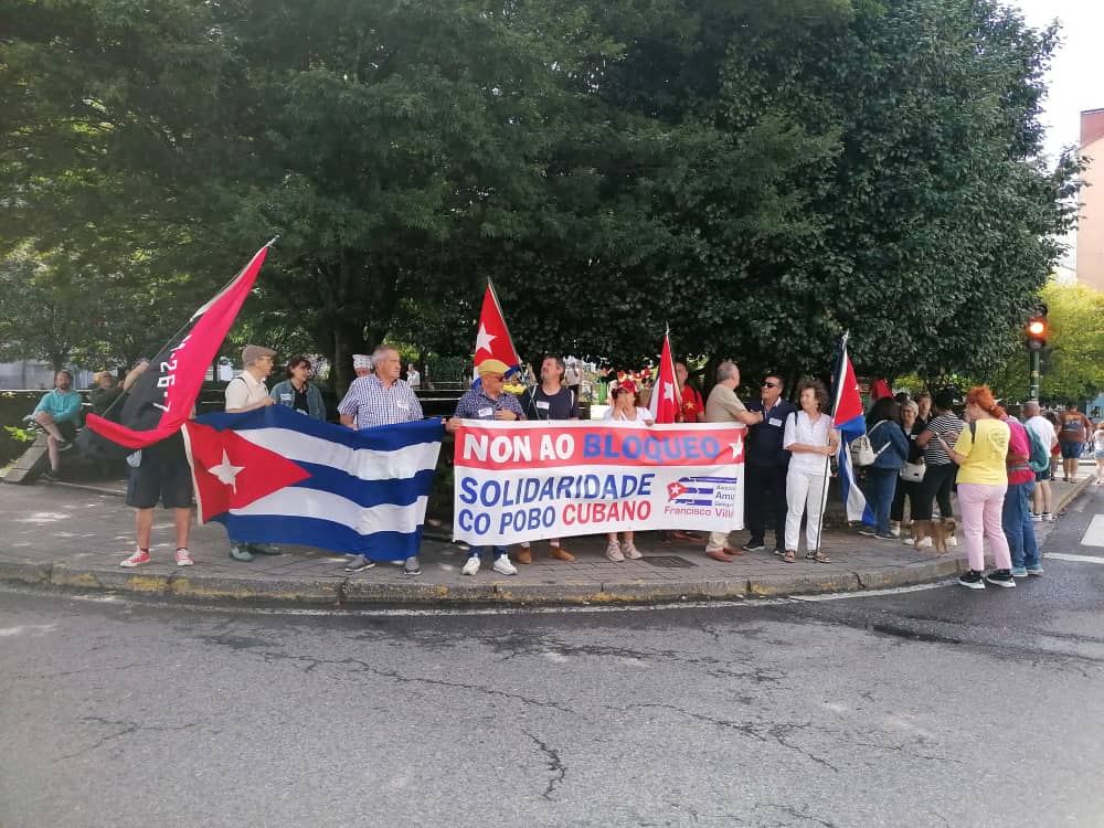 BrunoRguezP's tweet photo. Saludamos esta nueva jornada internacional contra el #BloqueoGenocida, protagonizada por amigos y connacionales en diversas ciudades del mundo.

Frente a la injusticia, siempre brillará la solidaridad de quienes marchan #JuntosXCuba. https://t.co/Mx8TOVATam