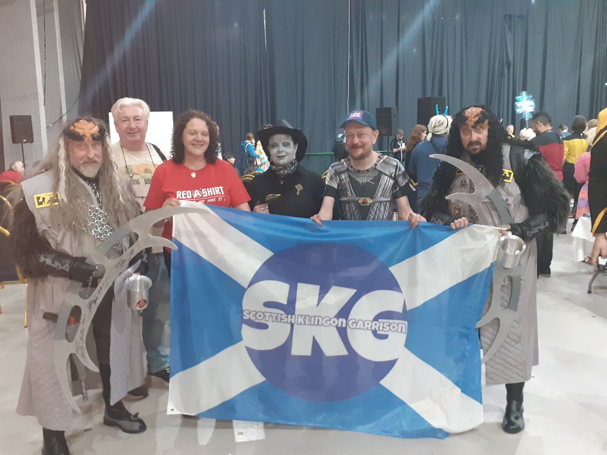 Team photo time at #DestinationStarTrek Blackpool.