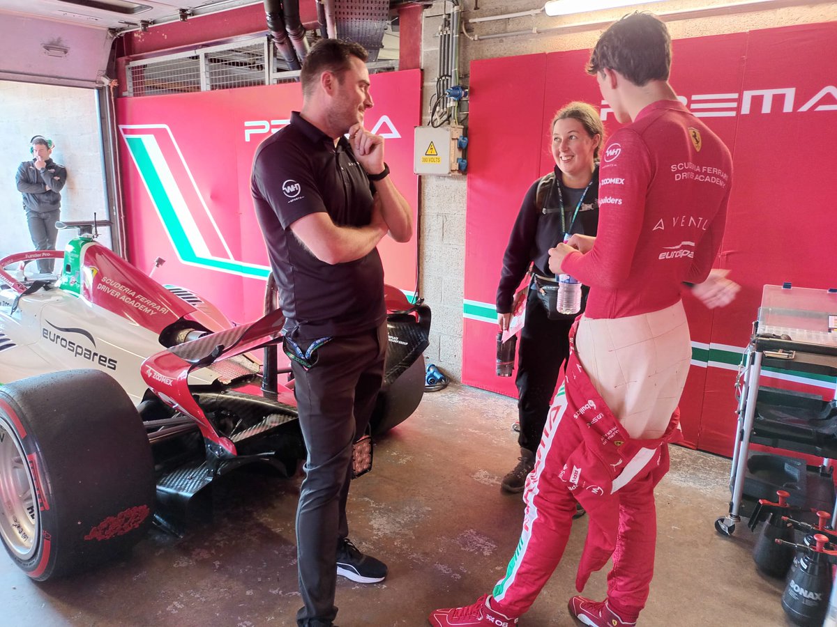 Miss Fryer tweet media