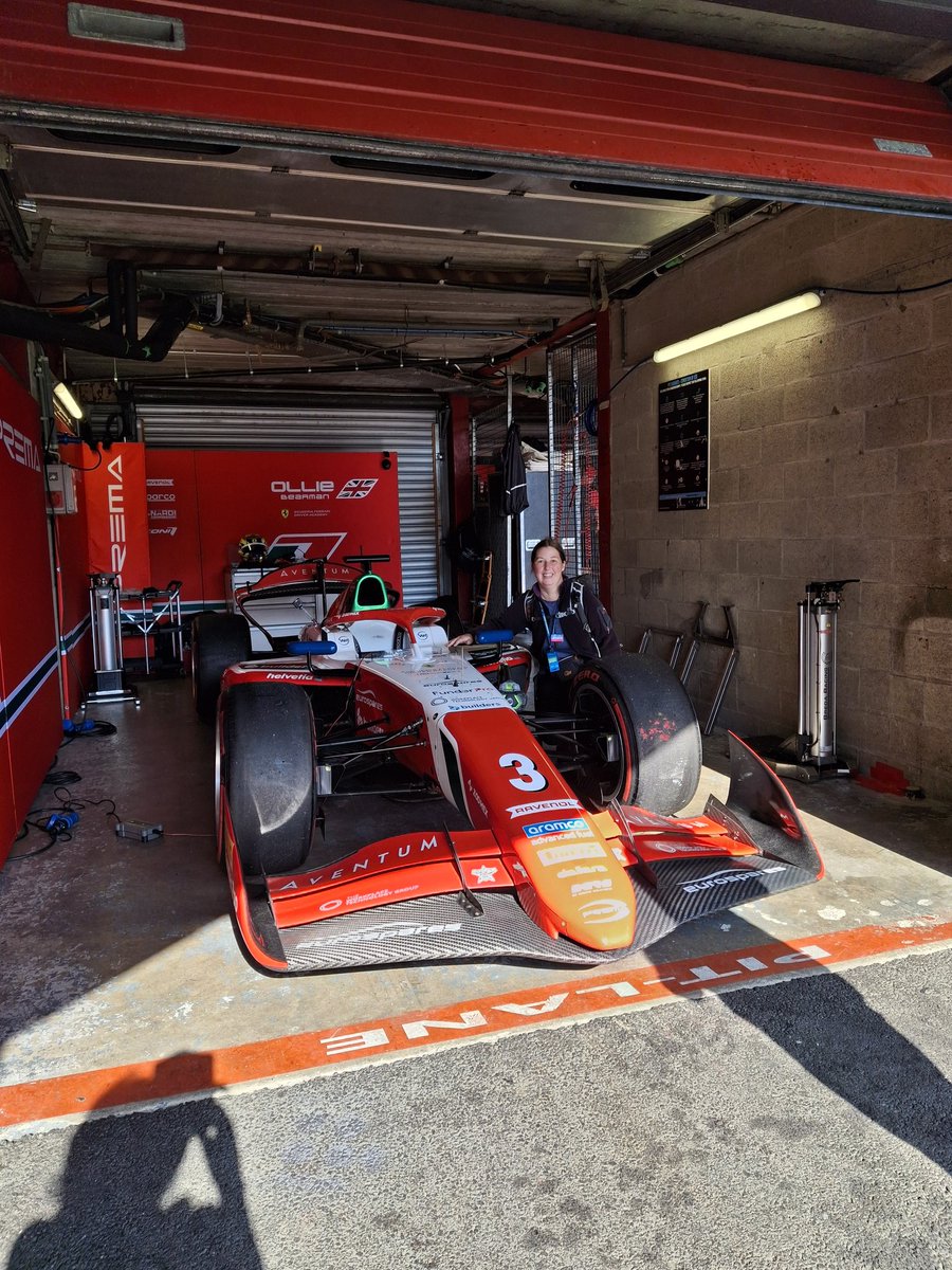 Miss Fryer tweet media