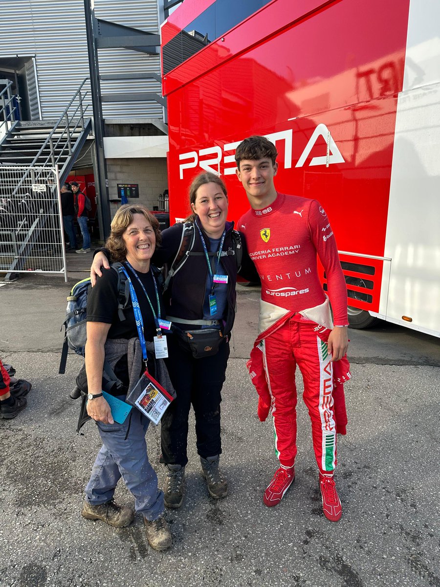 Miss Fryer tweet media