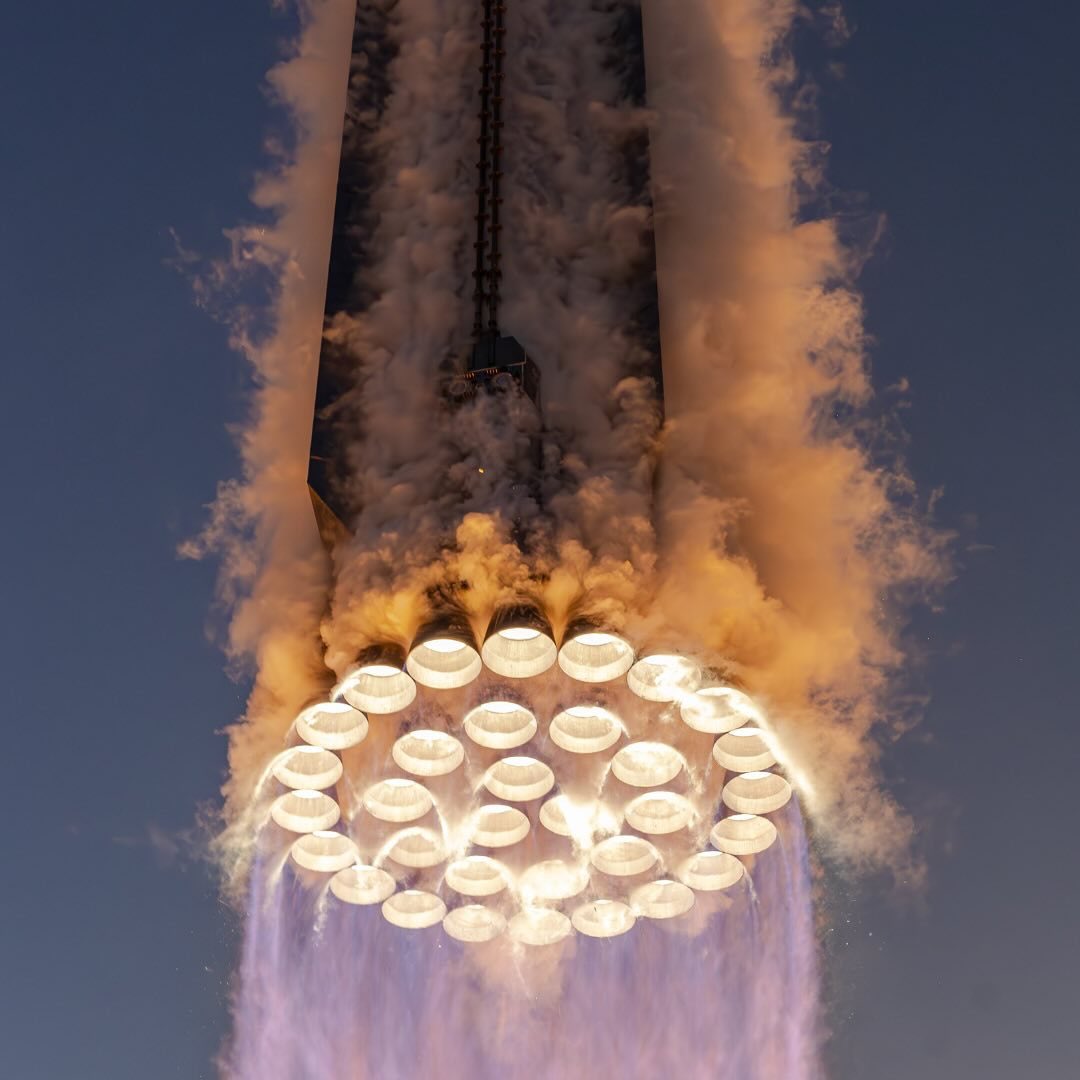 fastrlife's tweet photo. In order to truly be moving with momentum;

The components of your lifestyle need to be firing on all cylinders:

- Your most important lifts
- Your work/business
- Level of presence
- Level of fun
- Mental stimulation

Rarely is momentum selective, it branches into everything… https://t.co/Wkfu1BoD7T