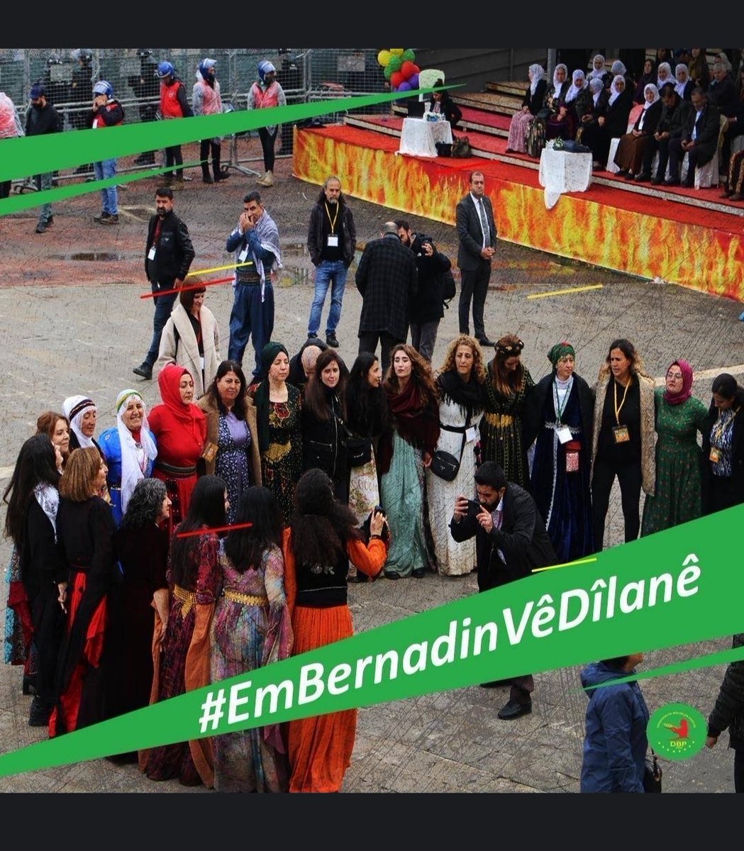 aryen49263's tweet photo. Govenda kurdan ne tenê govend e an, ne tenê şahî ye
Têkoşîn e,  Berxwedan e û Raperîn e
#EmBernadinVêDîlanê https://t.co/C4BQv0GjrO
