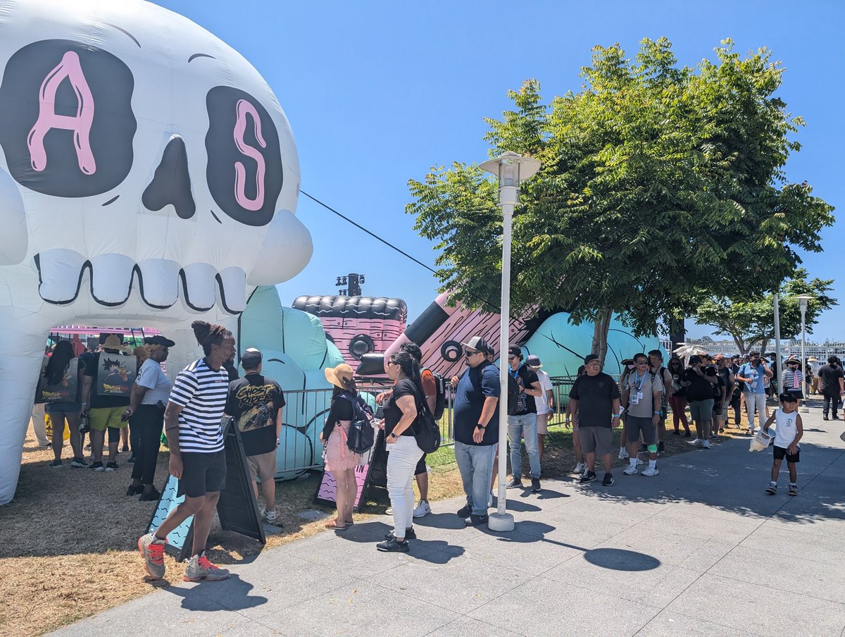 SD_Comic_Con's tweet photo. #SDCCLineUpdate @adultswim Pirate Parrrty is the deal right now at about a 45 minute wait! #SDCC https://t.co/cMRnQzP8lq
