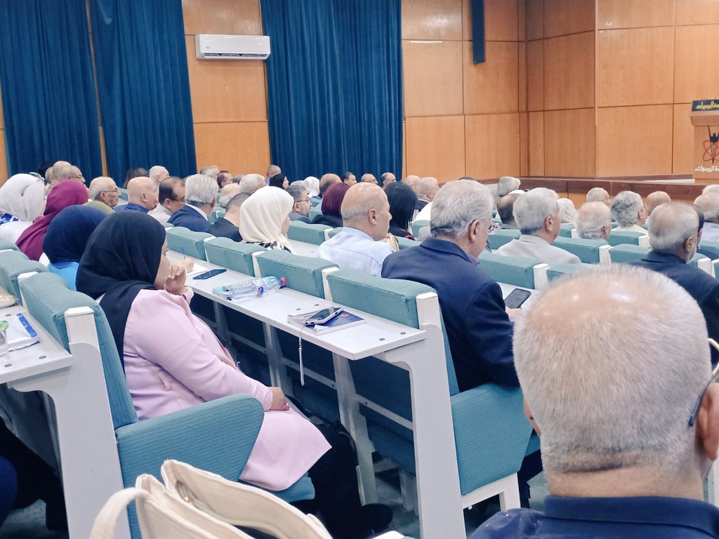 waelaltal65's tweet photo. جمهور ندوة "عرار في ذكراه الماسّية" التي نظّمها كرسي عرار للدراسات الثقافية والأدبية، من مختلف ألوية محافظة إربد وكلّ المحافظات، شكراً ألوف، ولن يفيكم شكري وتقديري وعرفاني حقّ تلبية الدعوة، وحقّ تجشّمكم مشاق السفر، وحقّ عشقكم عرار، وحقّ شغفكم وحسن استماعكم، وحقّ سعادتكم بنجاحها. https://t.co/S1RN4w6afK