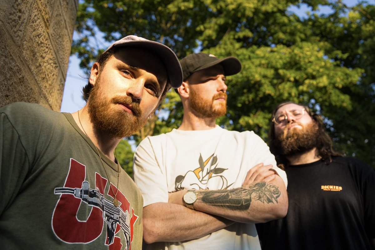 Happy Sunday ! Exciting news that we will be releasing our new single ‘Peace’ in around a months time and we’re playing this lovely show down <a href="/Oportobar/">Oporto</a> to celebrate its birth, come down and have a good old celebration ♥️