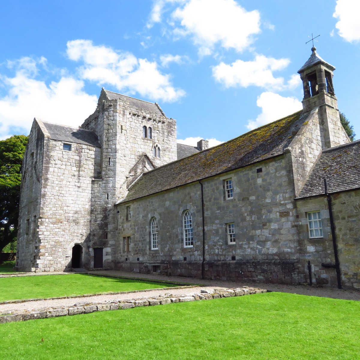 McalorumRussell's tweet photo. Visited 2 very interesting @welovehistory sites today. Fab guided talk at Cairnpapple Hill and  Torphichen Preceptory is a wee hidden gem. Lovely passionate people at both who gave us lots of information. https://t.co/vrolrdwq8B