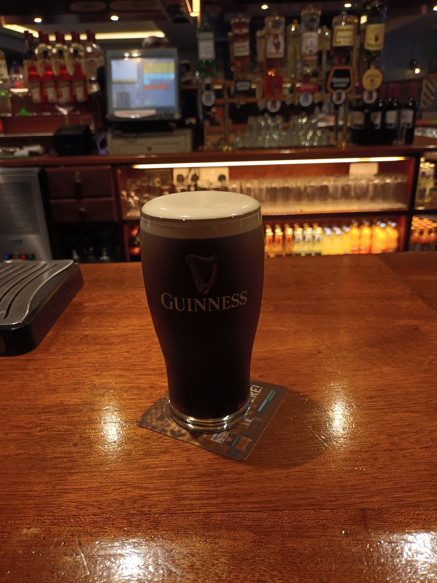 €6.40 The Laurels Perrystown. Decent pint. Sunday pints are the best. Cheers all. <a href="/1759holygrail/">Perfect Pint 🇮🇪</a> <a href="/3bucksleft1/">3bucksleft</a> @_ShtickHeads <a href="/ClonliffeHouse/">Clonliffe House Pub, Ballybough, Croke Park Dublin</a> @emmaroc33249448 <a href="/GlasgowGuinness/">Glasgow Guinness Man</a>