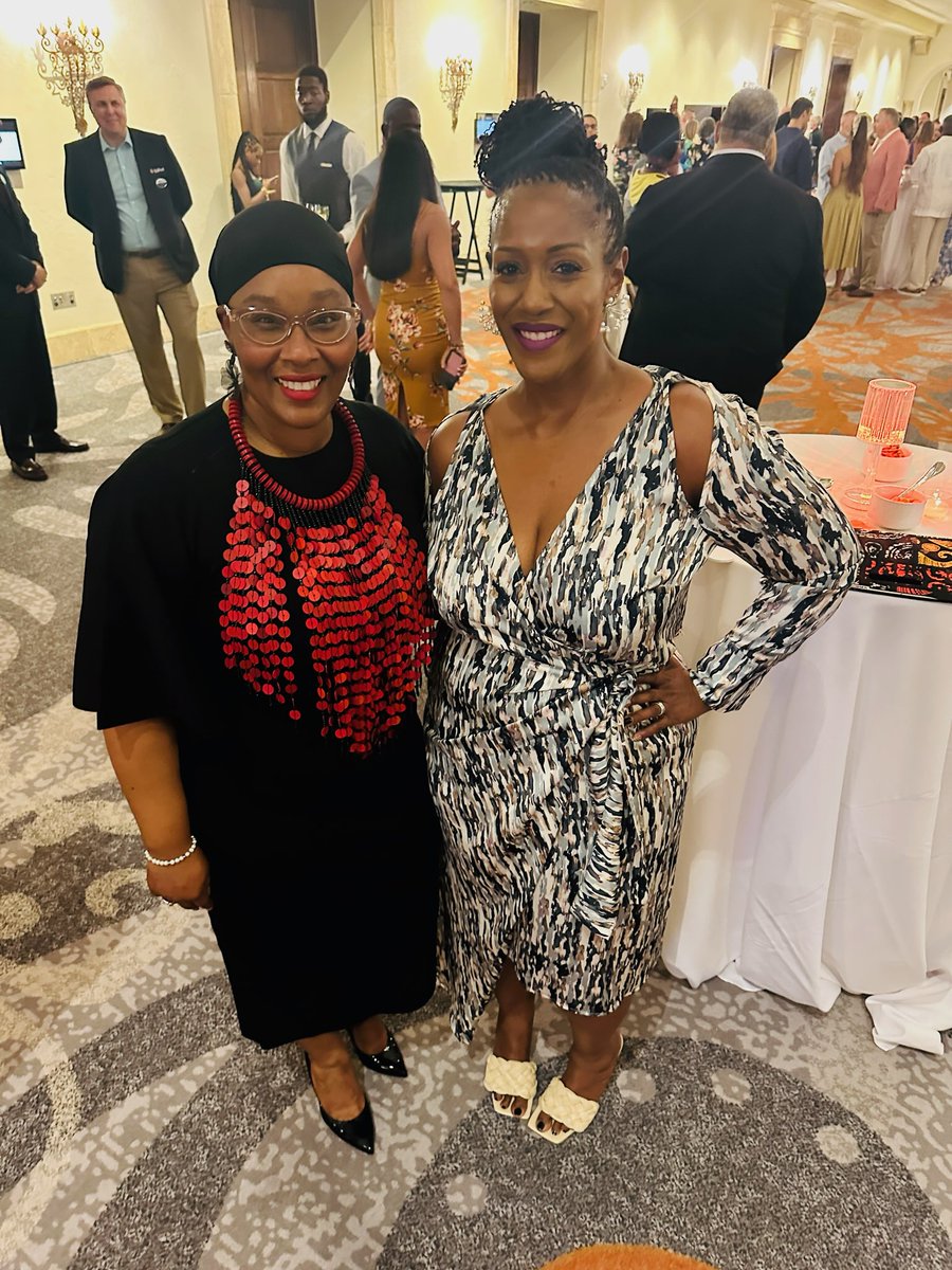VernattaLee's tweet image. DASA-Integrity. #Team Lewis. Representing the CRO...The ❤️ of it ALL! #MDCPS...Your Best Choice! @MDCPSCentral @SuptDotres @MDCPS