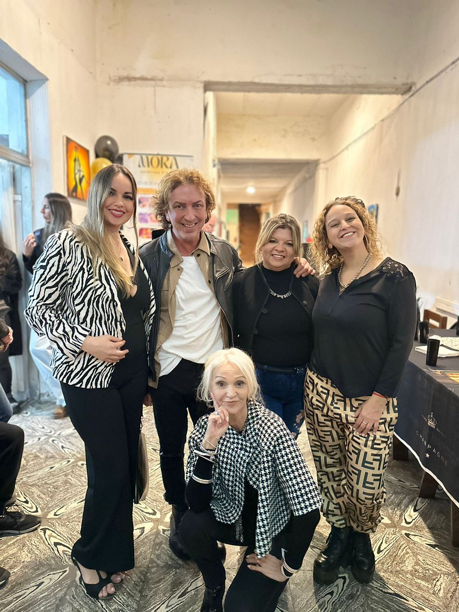 wbasualdo76's tweet photo. Cumpleaños de More y la hermosa inauguración de Mora Estética y Moda.
Noche inolvidable con familia y amigos.
Éxitos @morellamoyano https://t.co/pPdR4lYRhJ