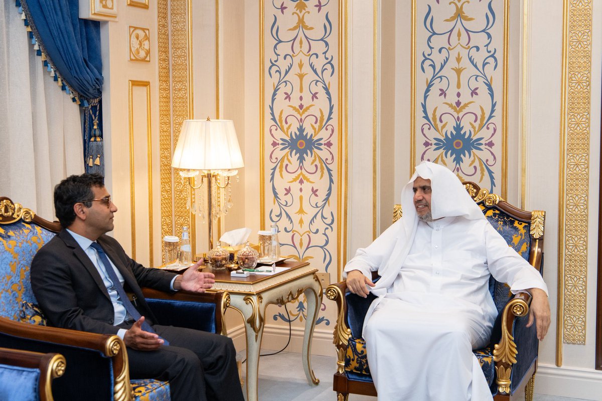 MWLOrg_Fr's tweet image. Le Secrétaire général,  président de l'Organisation des savants musulmans, cheikh  @MhmdAlissa a reçu à La Mecque, l'expert parlementaire britannique, le ministre, M. Rehman Chishti, afin de traiter d'un certain nombre de sujets d'intérêt commun.