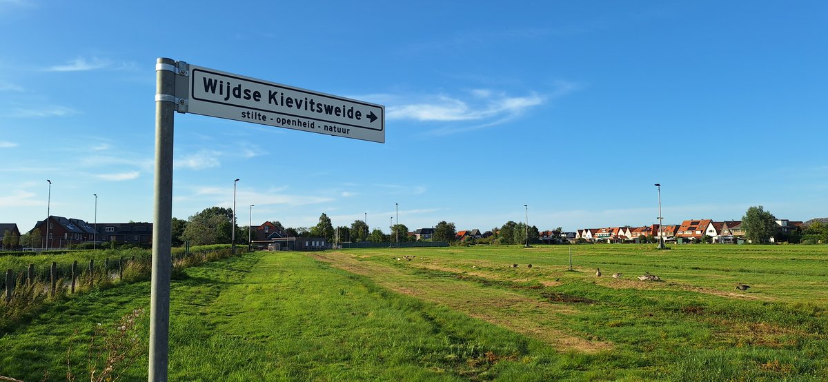 SPNoordHolland's tweet photo. De IJsbaan van #Wormer dreigt te moeten wijken voor tennis- en padelbanen. Slecht voor de natuurwaarden en voor de rust in de omgeving! De SP stelt vragen aan college: https://t.co/dPuxJOr6mX Meer info en petitie: https://t.co/n7K415vXGX #psnh https://t.co/Md91UbZhgY