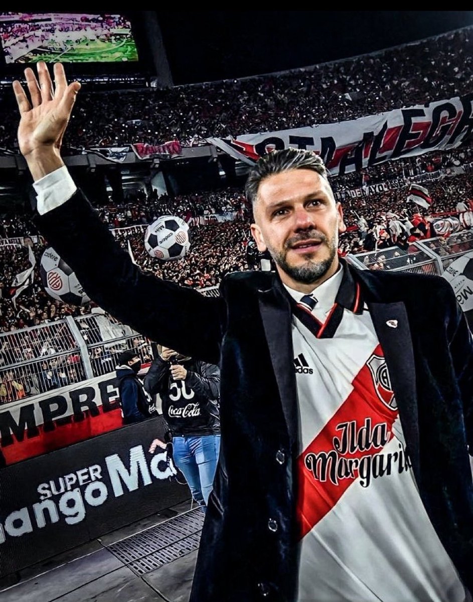 Gracias por agarrar el equipo cuando nadie se animaba. Gracias por los títulos. Perdón por tan poco de parte de los dolidos que no están en las malas y se creen hinchas