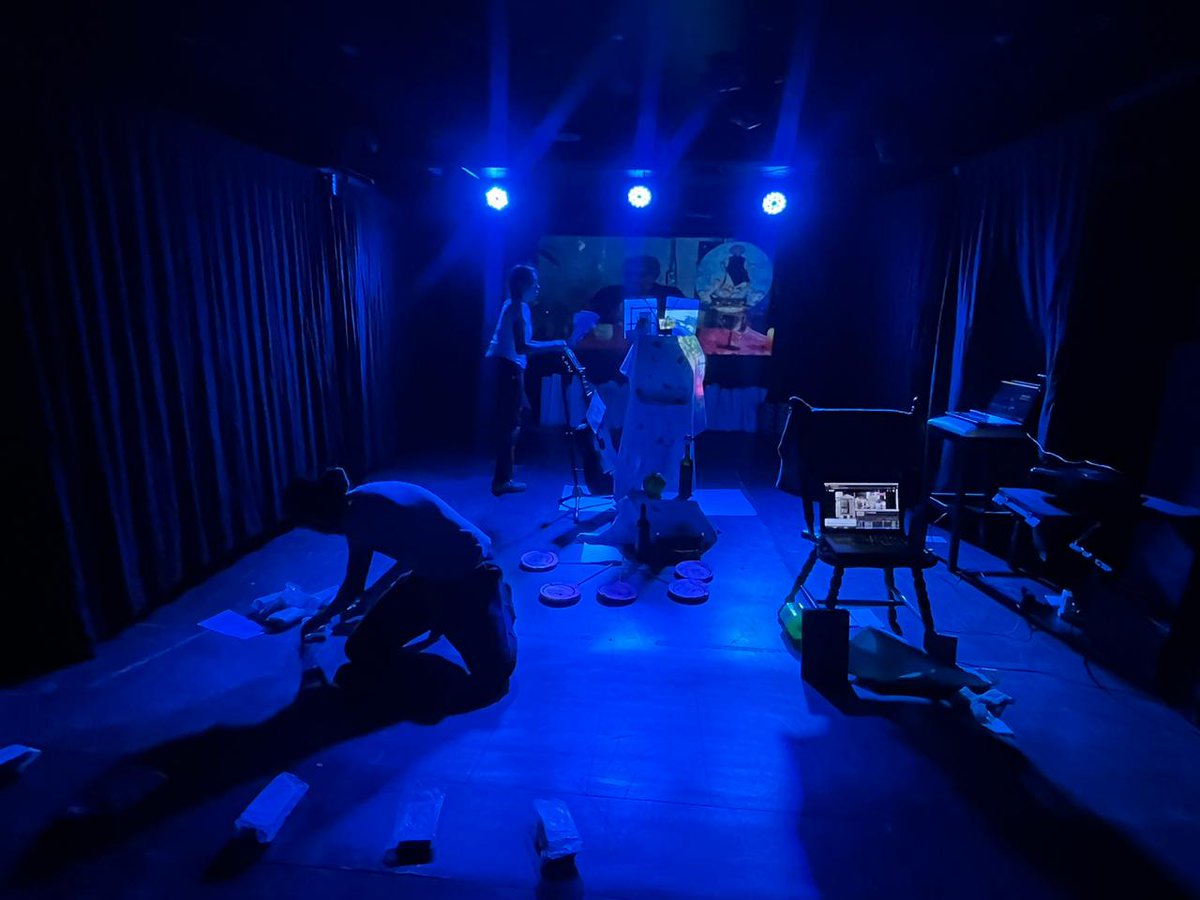 laBvaleria's tweet image. Esta noche se actúa con la fortuna en #SorteoLocal en @el77cultural 💖☘️ la cita es a las 8pm 
¡Nos vemos para ganar! 

Una producción de @autocultura_ 
En escena con @DiegoCSaldana